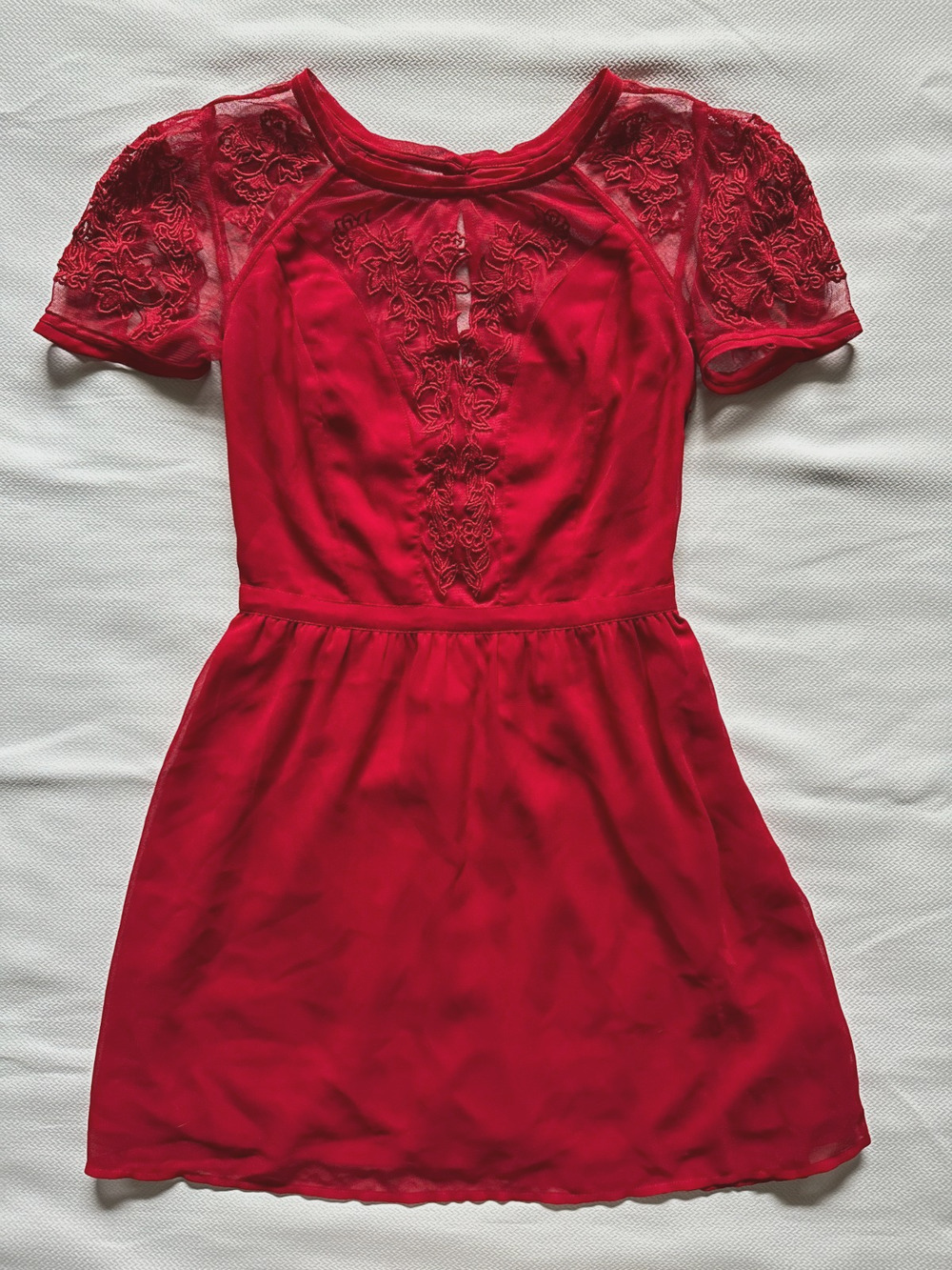 Kimchi Blue Emma Crepe Dress Sheer Lace Deep V Size 0 Party Holiday Crimson Red